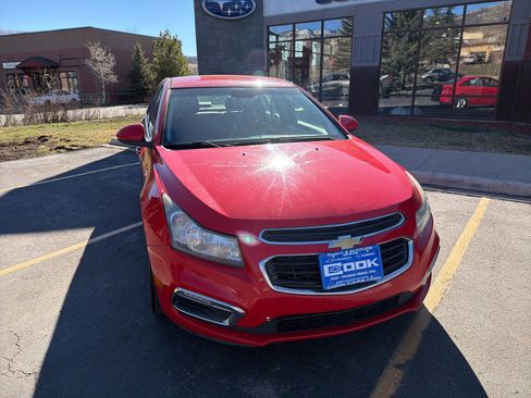 Used 2015 Chevrolet Cruze LT image 2