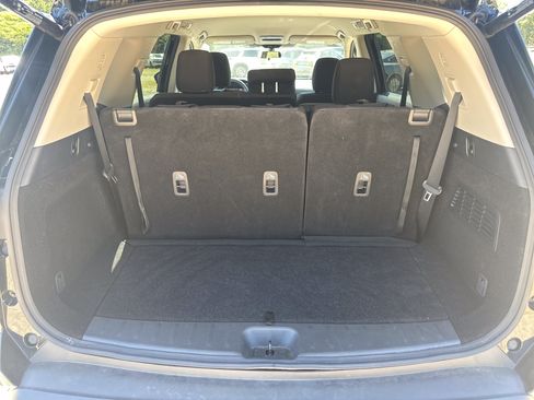 Used 2025 Nissan Pathfinder SV FWD image 18