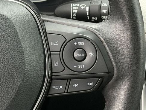 Used 2021 Toyota RAV4 XLE Premium FWD image 15
