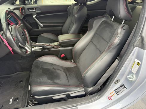Used 2016 Subaru BRZ Limited w/ Popular Package #4 RWD image 11