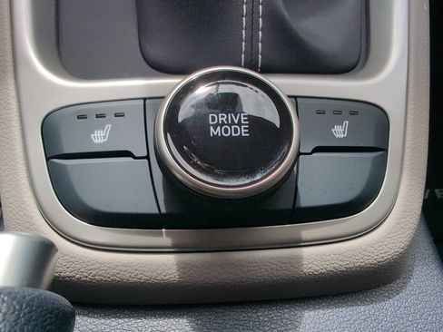 Used 2026 Hyundai Venue SEL FWD image 38