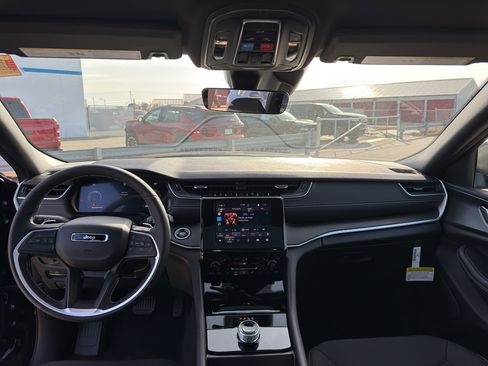 New 2026 Jeep Grand Cherokee L 4WD image 28