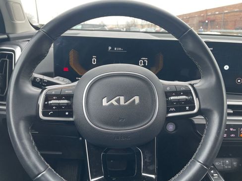 Used 2024 Kia Sorento S image 30