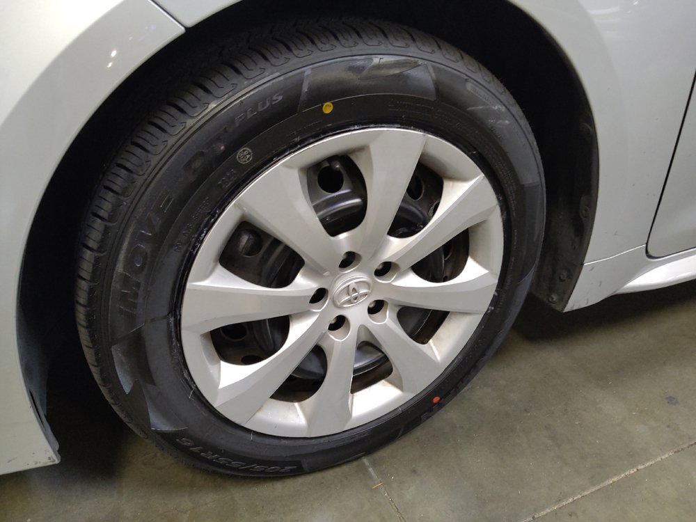 Used 2025 Toyota Corolla LE FWD image 31