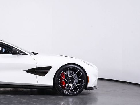 Used 2025 Aston Martin Vanquish image 15