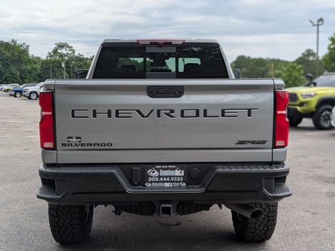 Used 2025 Chevrolet Silverado 2500 ZR2 w/ LPO, Dark Essentials Package AWD/4WD image 8