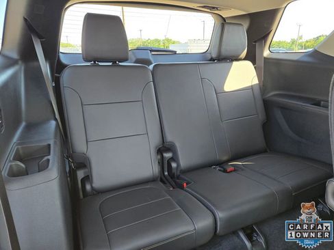 Used 2021 Chevrolet Traverse RS FWD image 46