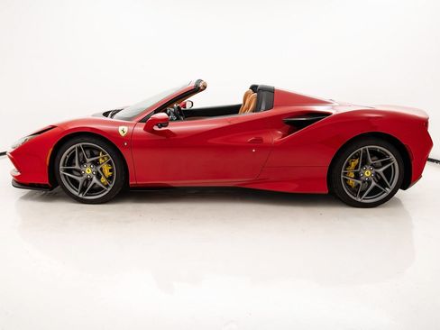 Certified 2022 Ferrari F8 Tributo RWD image 8