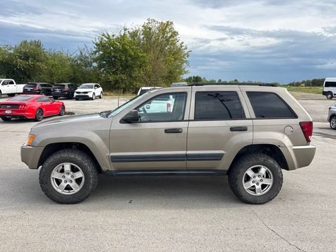 Used 2006 Jeep Grand Cherokee Laredo AWD/4WD image 23