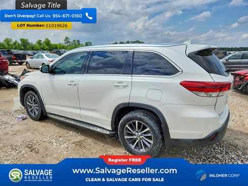 Used 2017 Toyota Highlander XLE FWD image 3