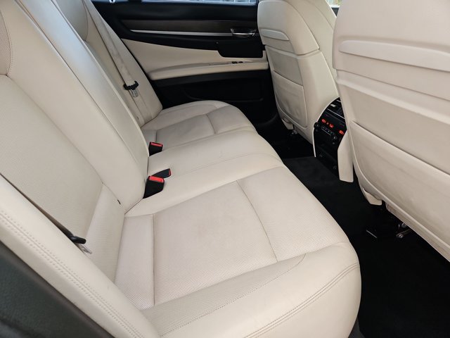 Used 2013 BMW 750i RWD image 21