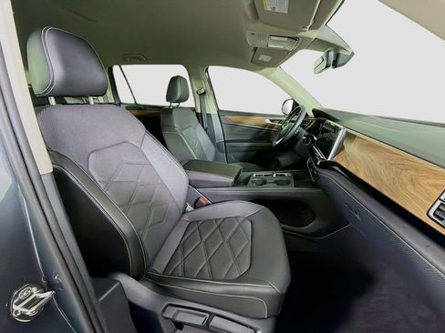 Used 2024 Volkswagen Atlas SE image 28