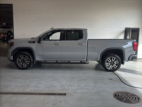 Used 2025 GMC Sierra 1500 AT4 w/ AT4 Preferred Package AWD/4WD image 2