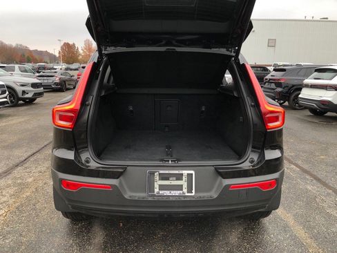 Used 2022 Volvo XC40 T5 R-Design w/ Advanced Package image 37
