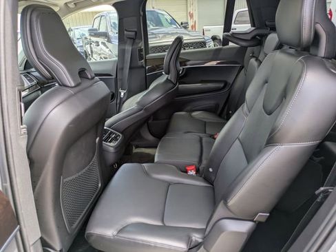 Used 2019 Volvo XC90 T5 Momentum w/ Multimedia Package AWD/4WD image 11