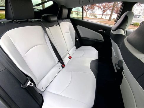 Certified 2022 Toyota Prius XLE image 19