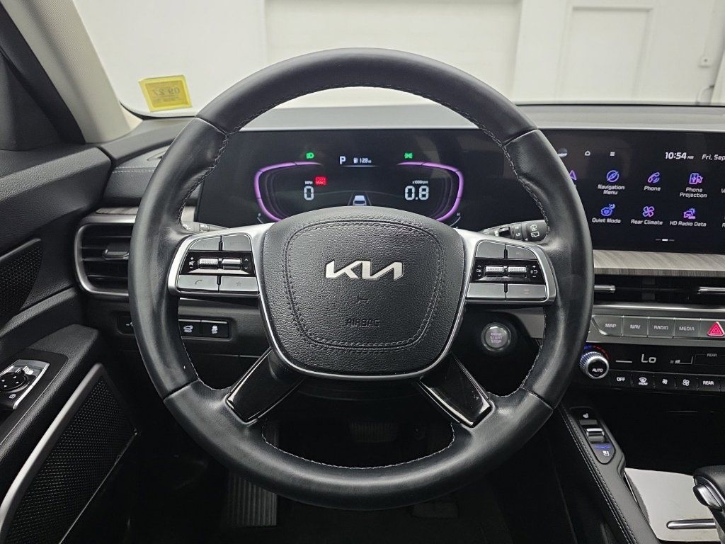 Used 2024 Kia Telluride EX w/ EX Captain's Chair Package AWD/4WD image 18