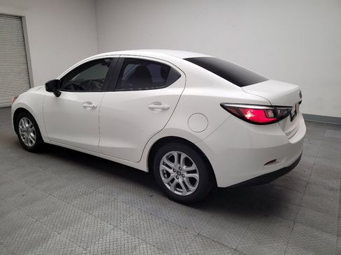 Used 2017 Toyota Yaris iA image 3