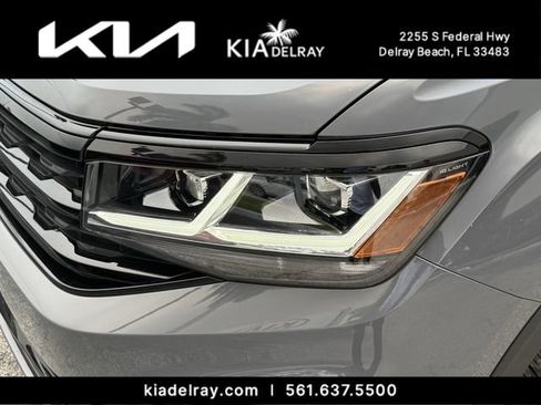 Used 2023 Volkswagen Atlas Cross Sport SEL R-Line AWD/4WD image 6