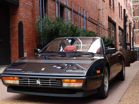 Used 1989 Ferrari Mondial T Cabriolet RWD image 3