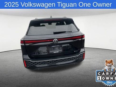 Used 2025 Volkswagen Tiguan SE R-Line image 7