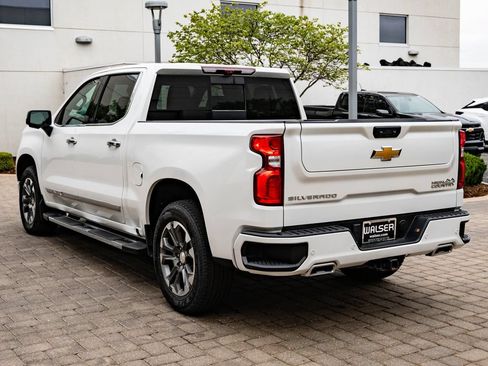Used 2024 Chevrolet Silverado 1500 High Country w/ Technology Package AWD/4WD image 6