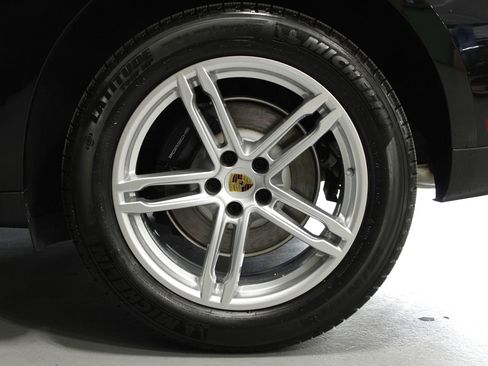 New 2026 Porsche Macan image 21