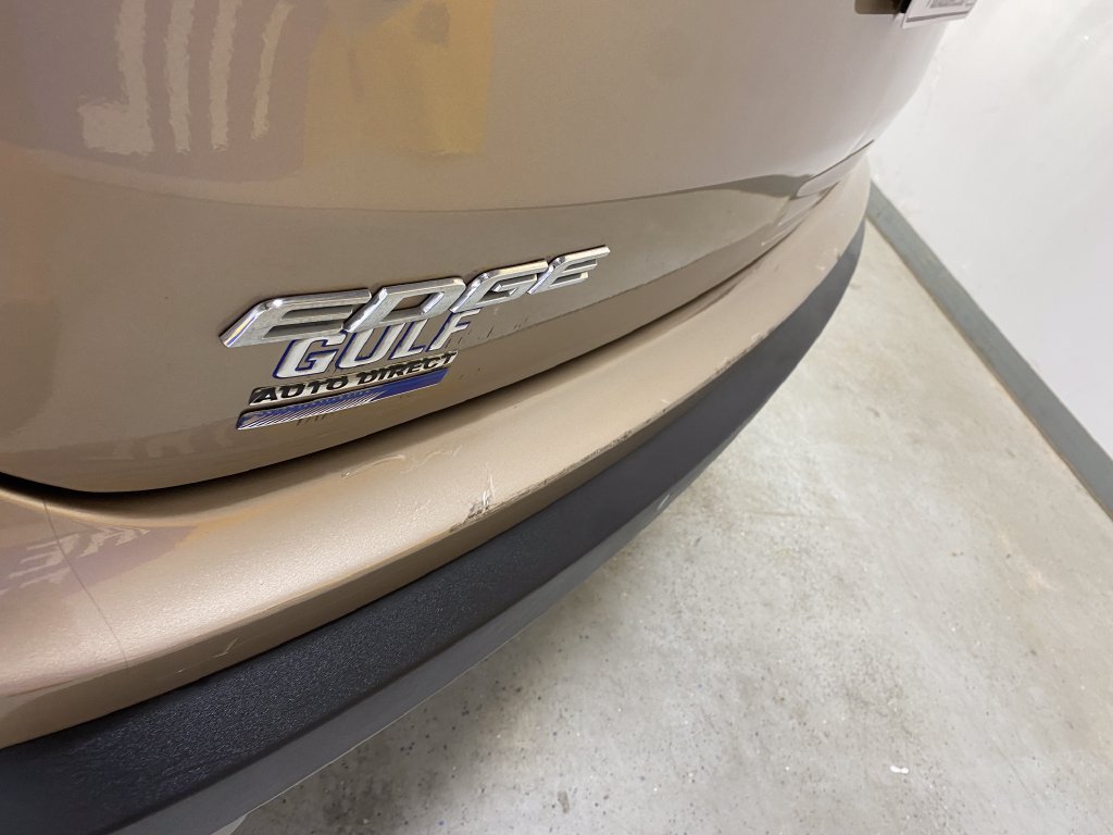 Used 2020 Ford Edge SEL w/ Convenience Package FWD image 17