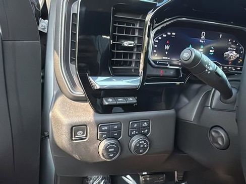 Used 2024 Chevrolet Silverado 1500 High Country w/ High Country Premium Package AWD/4WD image 22