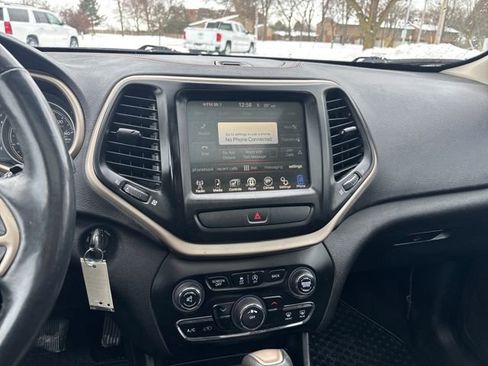 Used 2017 Jeep Cherokee 75th Anniversary image 19