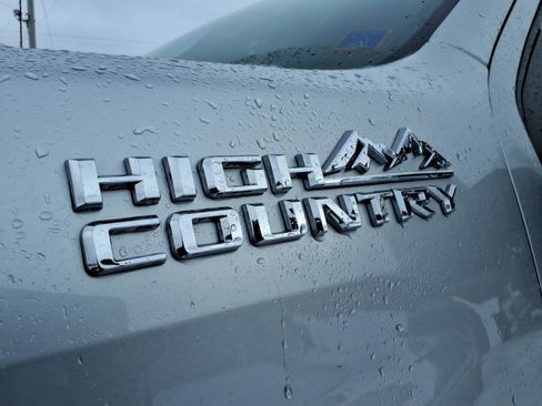 Used 2021 Chevrolet Silverado 2500 High Country image 2