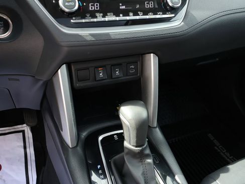 Used 2023 Toyota Corolla Cross XLE w/ Convenience Package AWD/4WD image 36