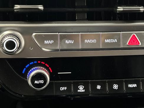 Used 2025 Kia Telluride S image 62