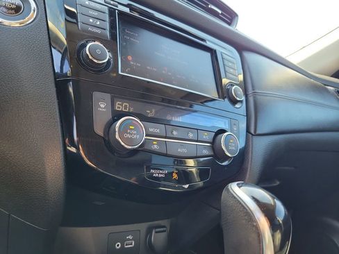 Used 2020 Nissan Rogue SL w/ Premium Package AWD/4WD image 25