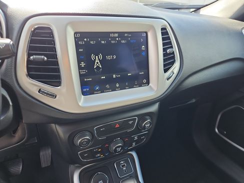 Used 2021 Jeep Compass Latitude w/ Sun and Sound Group image 21