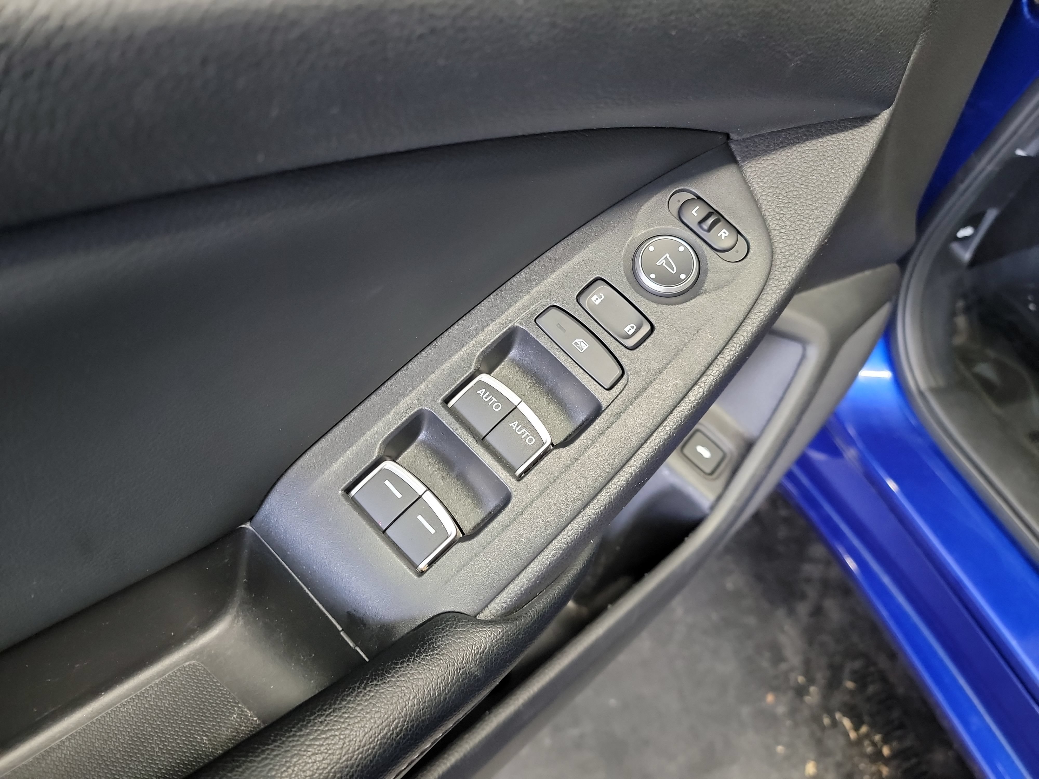 Used 2018 Honda Accord Sport image 14