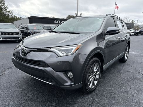 Used 2018 Toyota RAV4 Limited image 3