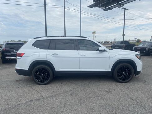 Used 2023 Volkswagen Atlas SE w/ Panoramic Sunroof Package image 6