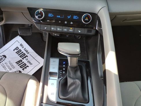 Used 2021 Hyundai Elantra SEL w/ Convenience + Premium Package image 24