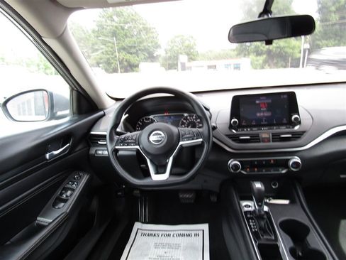 Used 2012 Nissan Altima 3.5 SR w/ Technology Pkg FWD image 50