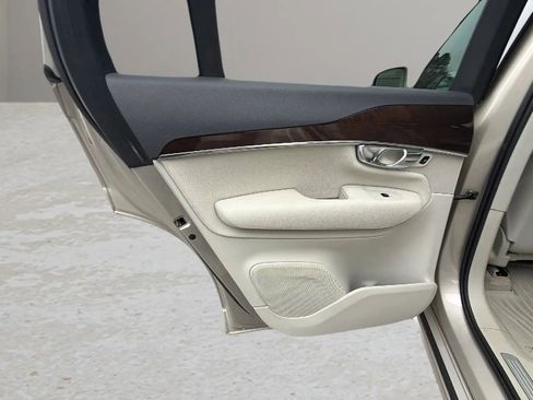 Used 2016 Volvo XC90 T6 Momentum w/ Momentum Plus Package image 43