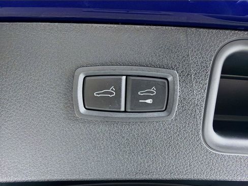 Certified 2026 Porsche Macan Turbo AWD/4WD image 24