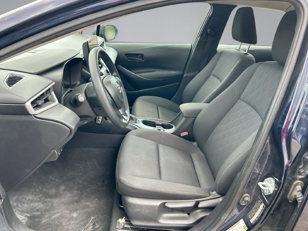 Used 2025 Toyota Corolla LE FWD image 11