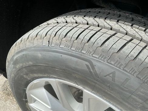 Used 2021 Chevrolet Silverado 1500 Custom image 9