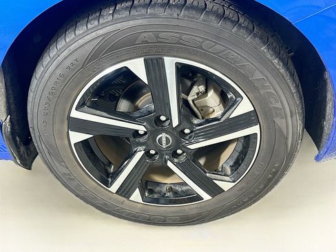 Used 2024 Nissan Sentra SV FWD image 11