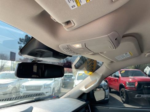 Used 2022 Ford Expedition Max XLT image 23