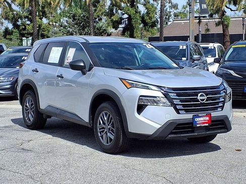 Used 2024 Nissan Rogue S FWD image 6