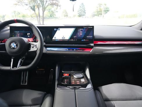 Used 2026 BMW M5 Touring AWD/4WD image 19