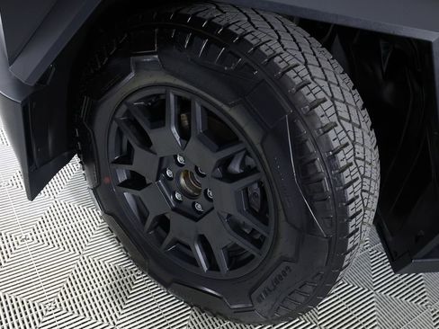 Used 2024 Tesla Cybertruck AWD Crew Cab image 47