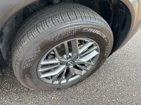 Used 2023 Nissan Rogue S image 16